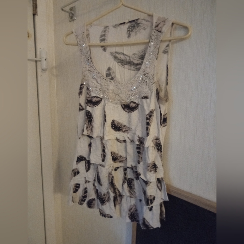 Feather tank top 2/$12